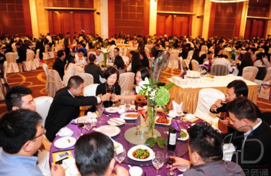 拓展年会策划方案怎么弄?